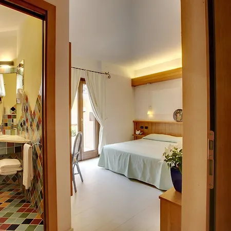 Cala Reale Hotel 3*
