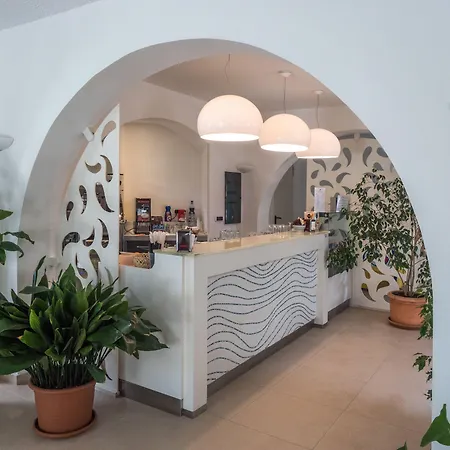 Cala Reale Hotel 3*