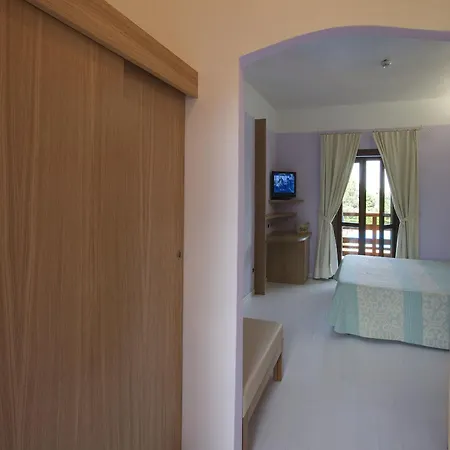 Otel Cala Reale 3*